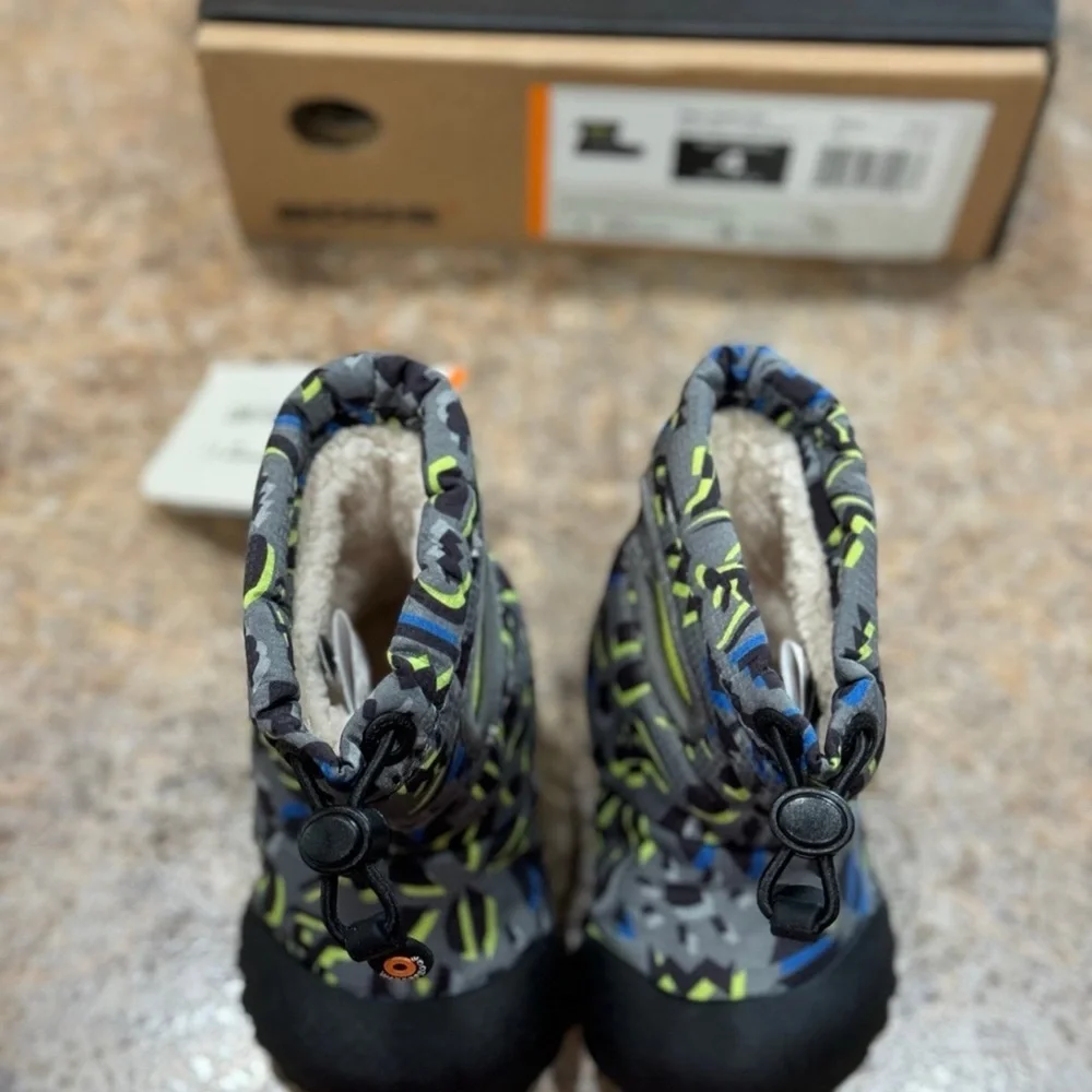 New BOGS Kids Snow Boots | Size 4 | Gray Multi